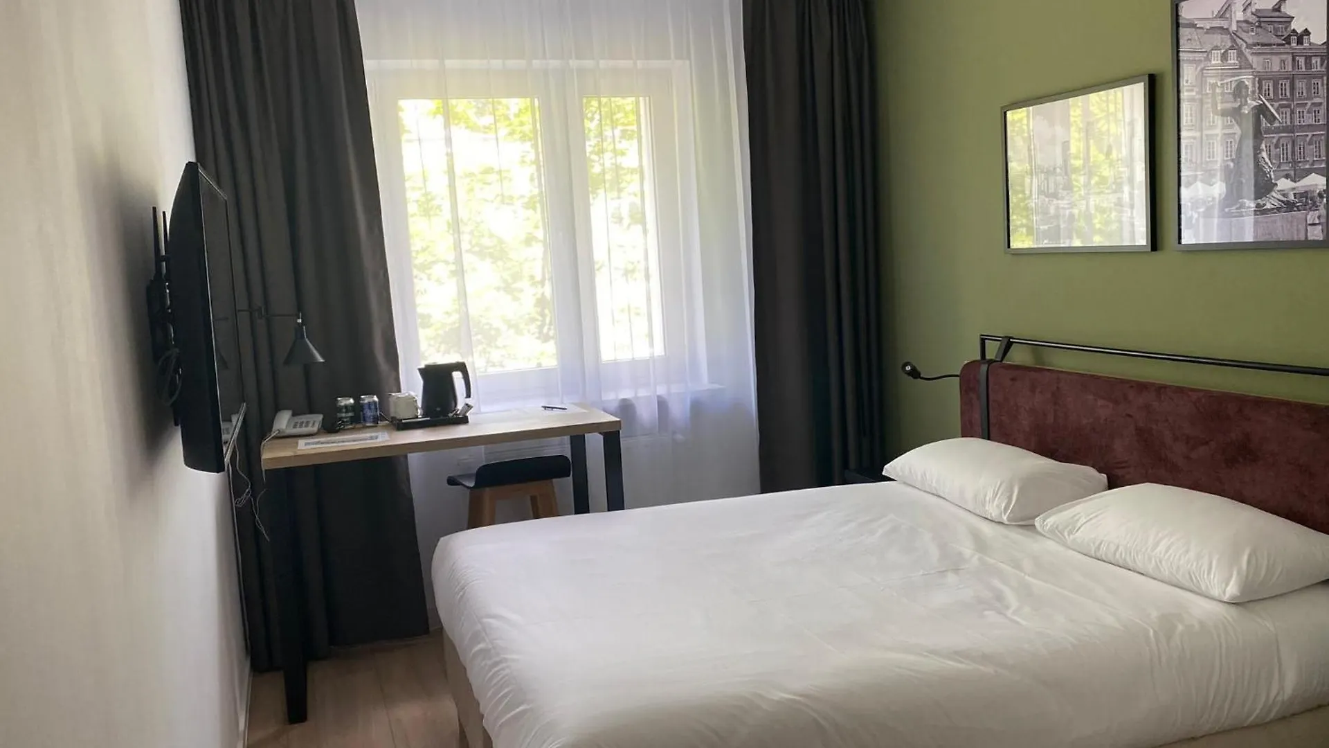 Hotel Pod Grotem Warschau