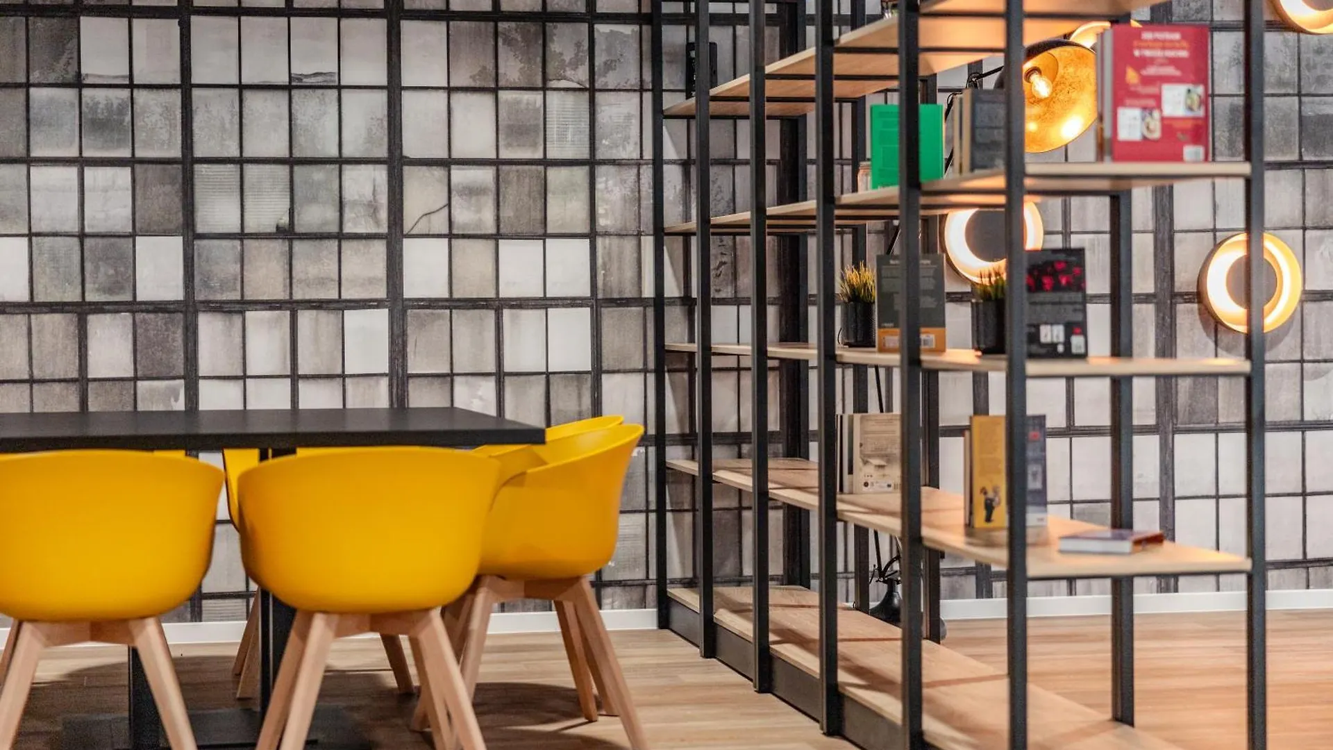 Hotel Pod Grotem Warschau