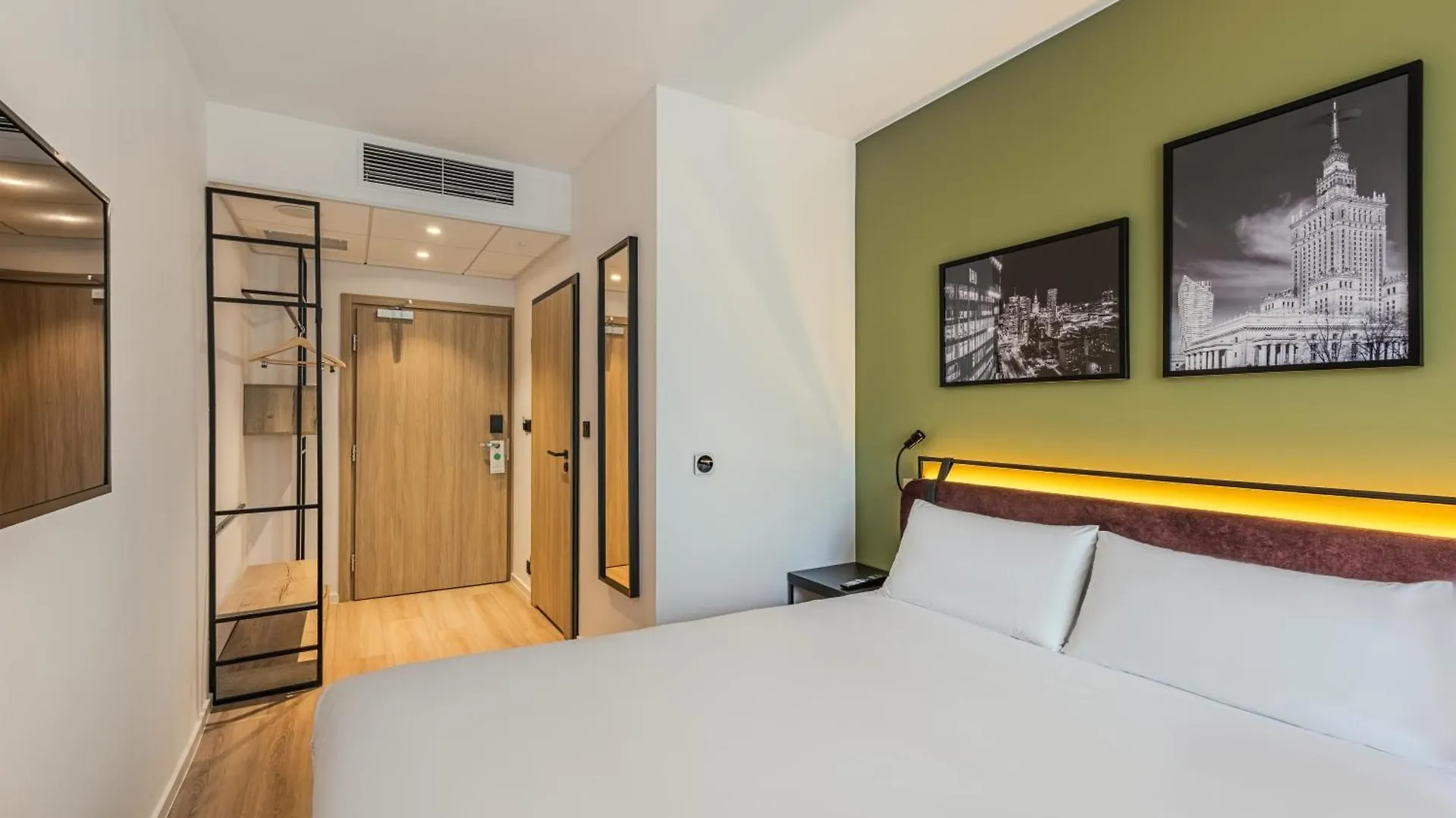 Hotel Pod Grotem Warschau