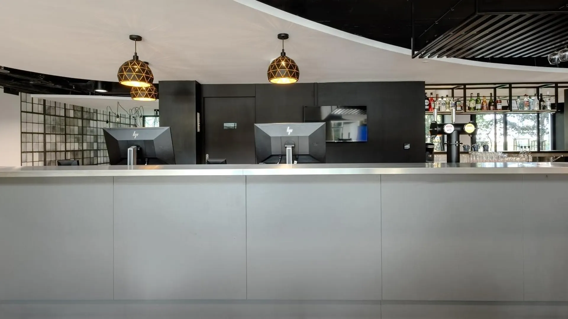 Hotel Pod Grotem Warschau